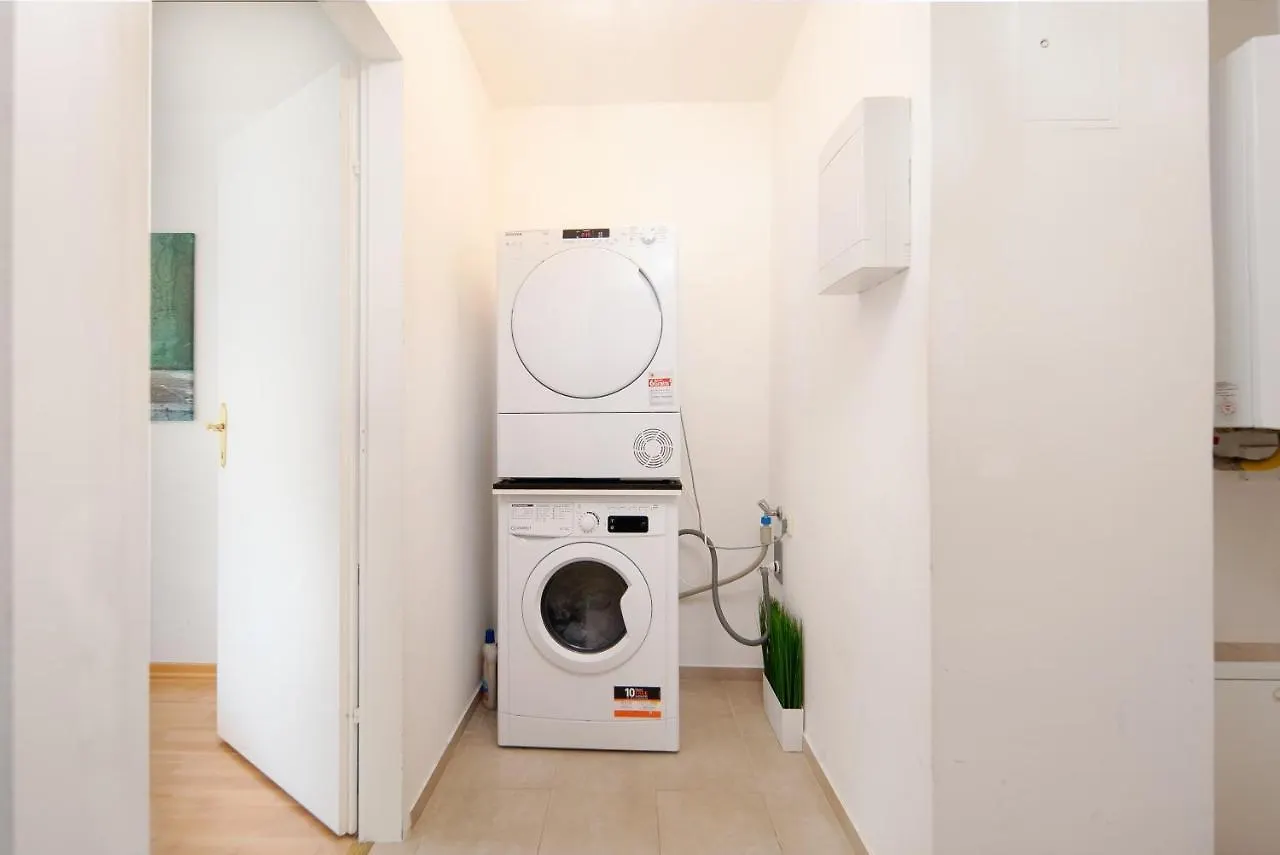 Perfect For Long Term Stay, Two Min To Hauptbahnhof, 18 Vienna Apartment