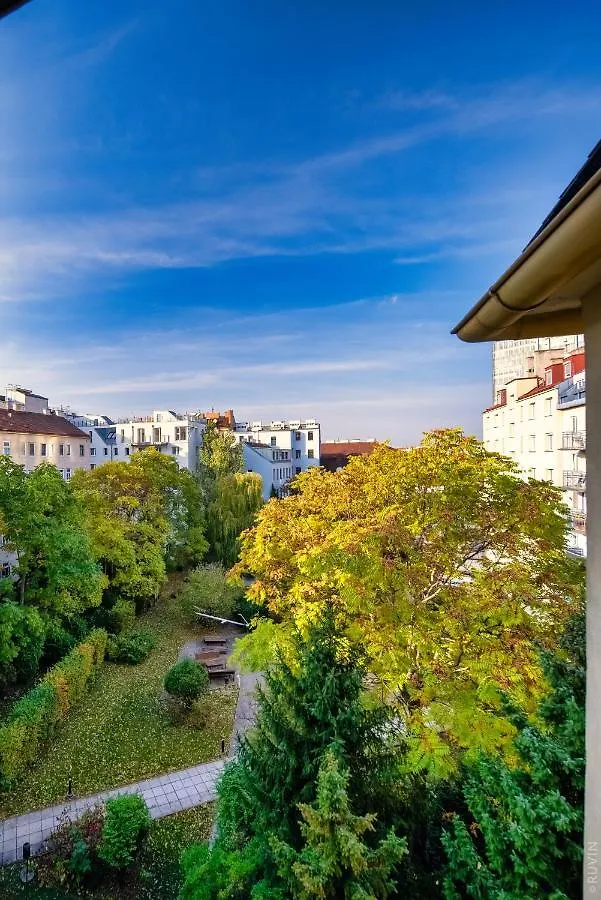 Apartment Perfect For Long Term Stay, Two Min To Hauptbahnhof, 18 Vienna Austria
